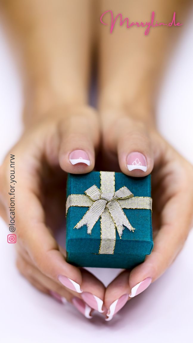 Der letzte Feinschliff einen Tag vor der Hochzeit.zip - Ringe sicher managen_ Ringkissen, Ringbox & Vertrauensperson